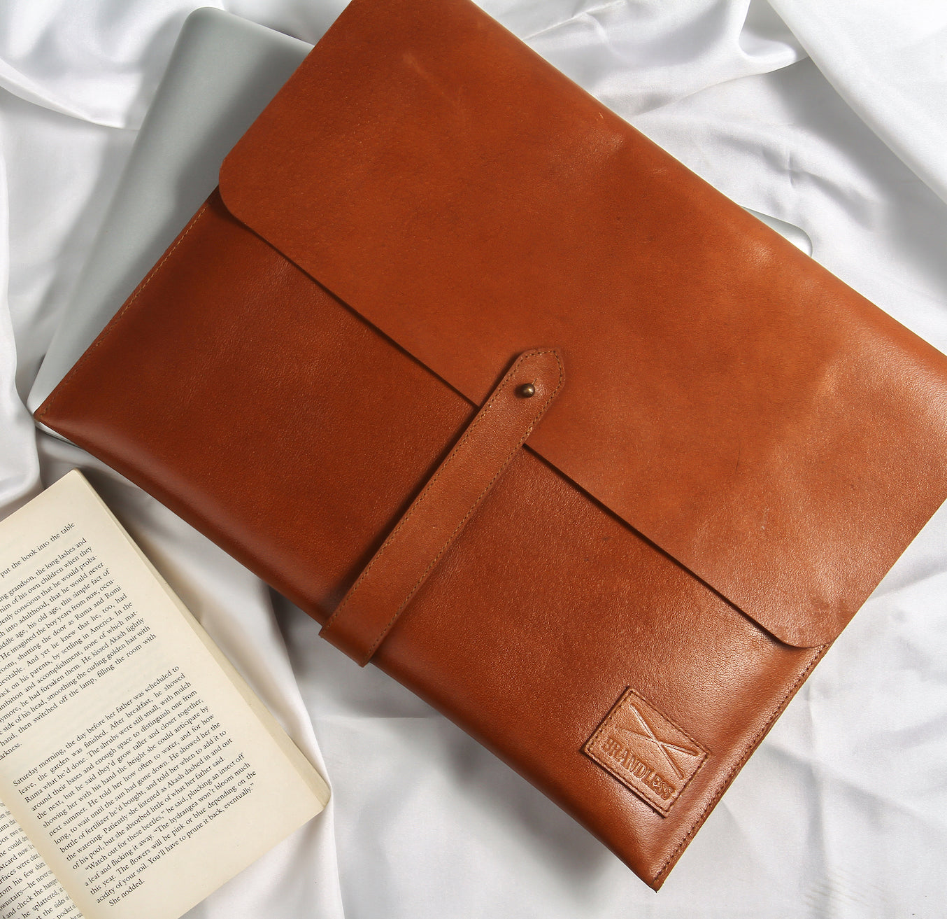 Laptop Folio Leather Tan - Main Image