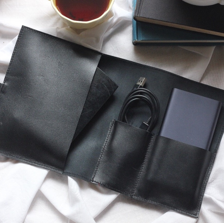 Gadget organiser tech accessories leather handcrafted