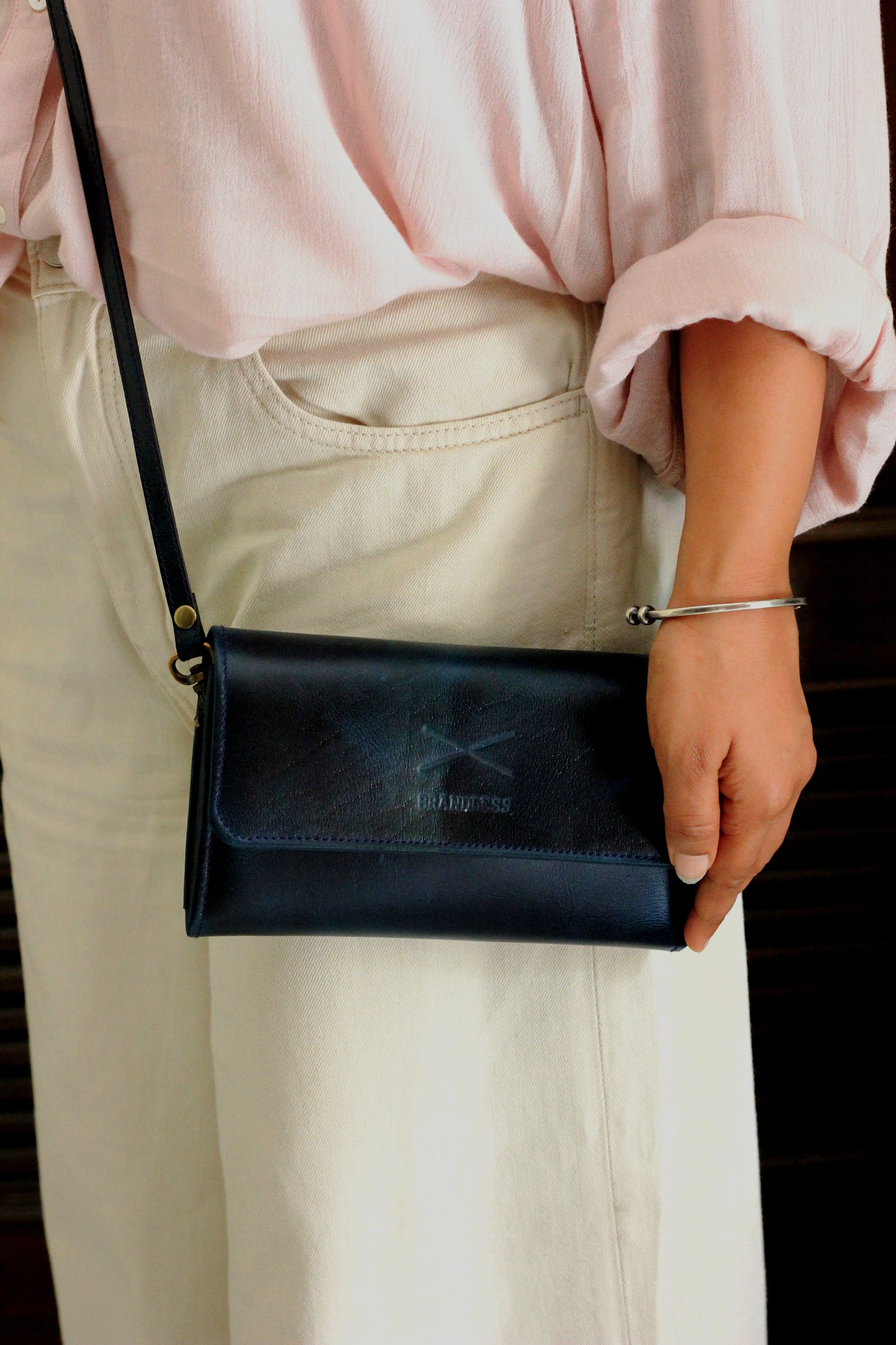 Elementary Mobile Sling Wallet - Teal Blue