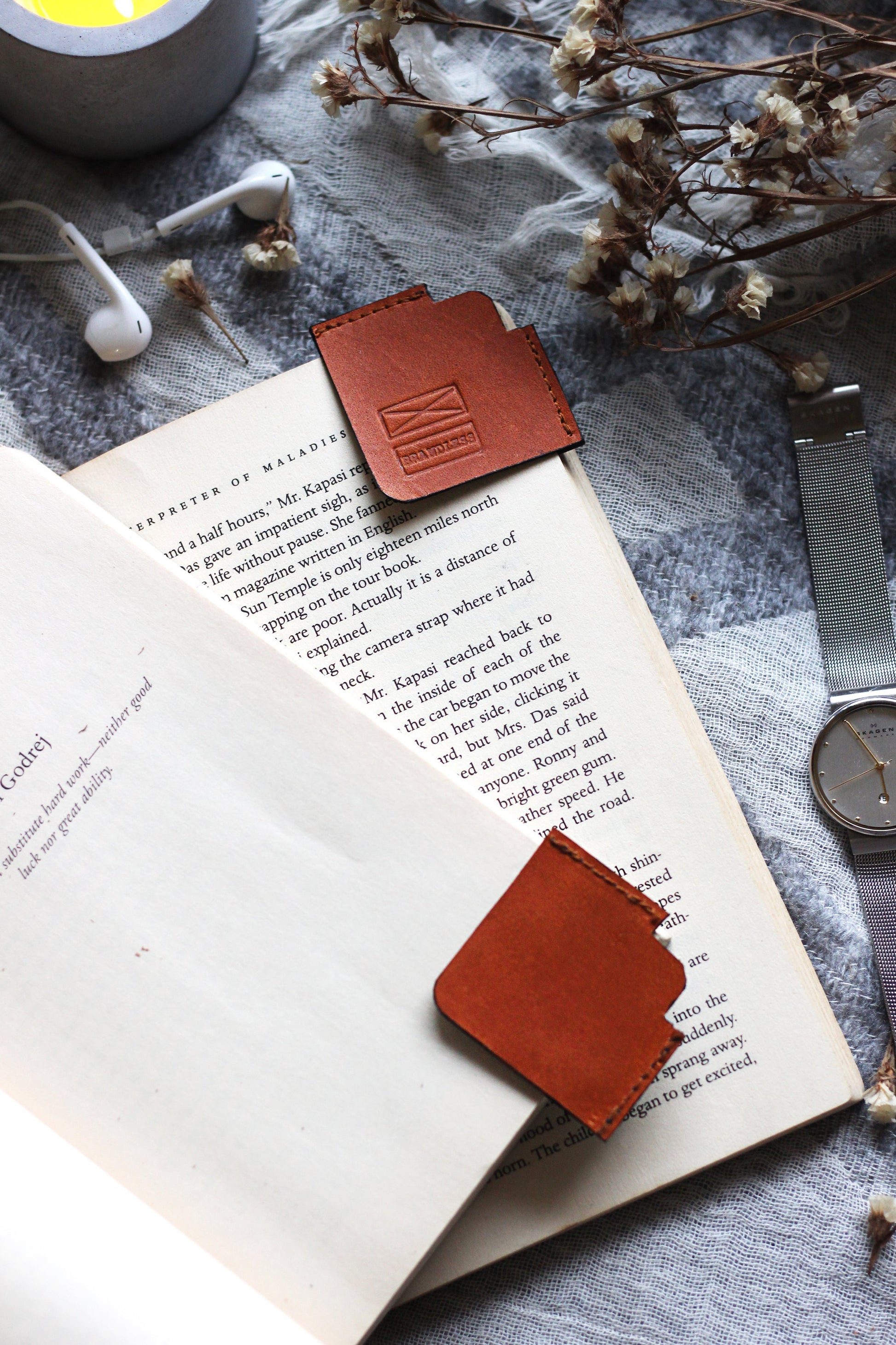 handcrafted genuine leather Corner Bookmark, meticulously crafted by our team of skilled artisans. skilfully created with a sustainable zero-waste policy, utilising leather from production excess, all while maintaining the highest standards of quality.. Personalised corporate gift ideas.