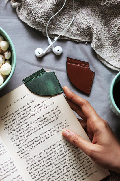 Corner Bookmark 2.0- Dark Green & Tan Brown