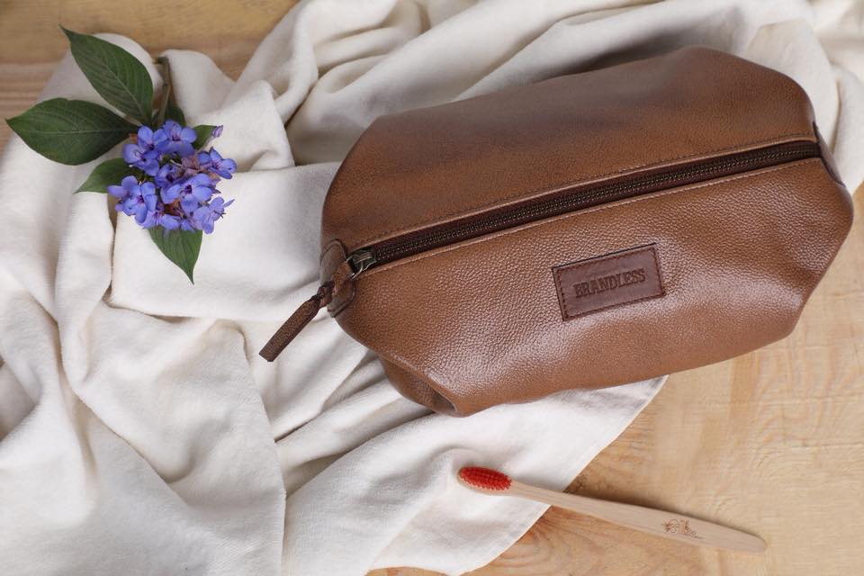TRAVEL ACCESSORIES LEATHER DOPP KIT TRAVEL KIT