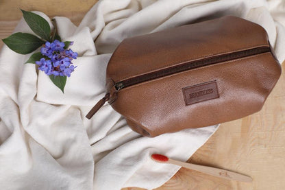 TRAVEL ACCESSORIES LEATHER DOPP KIT TRAVEL KIT