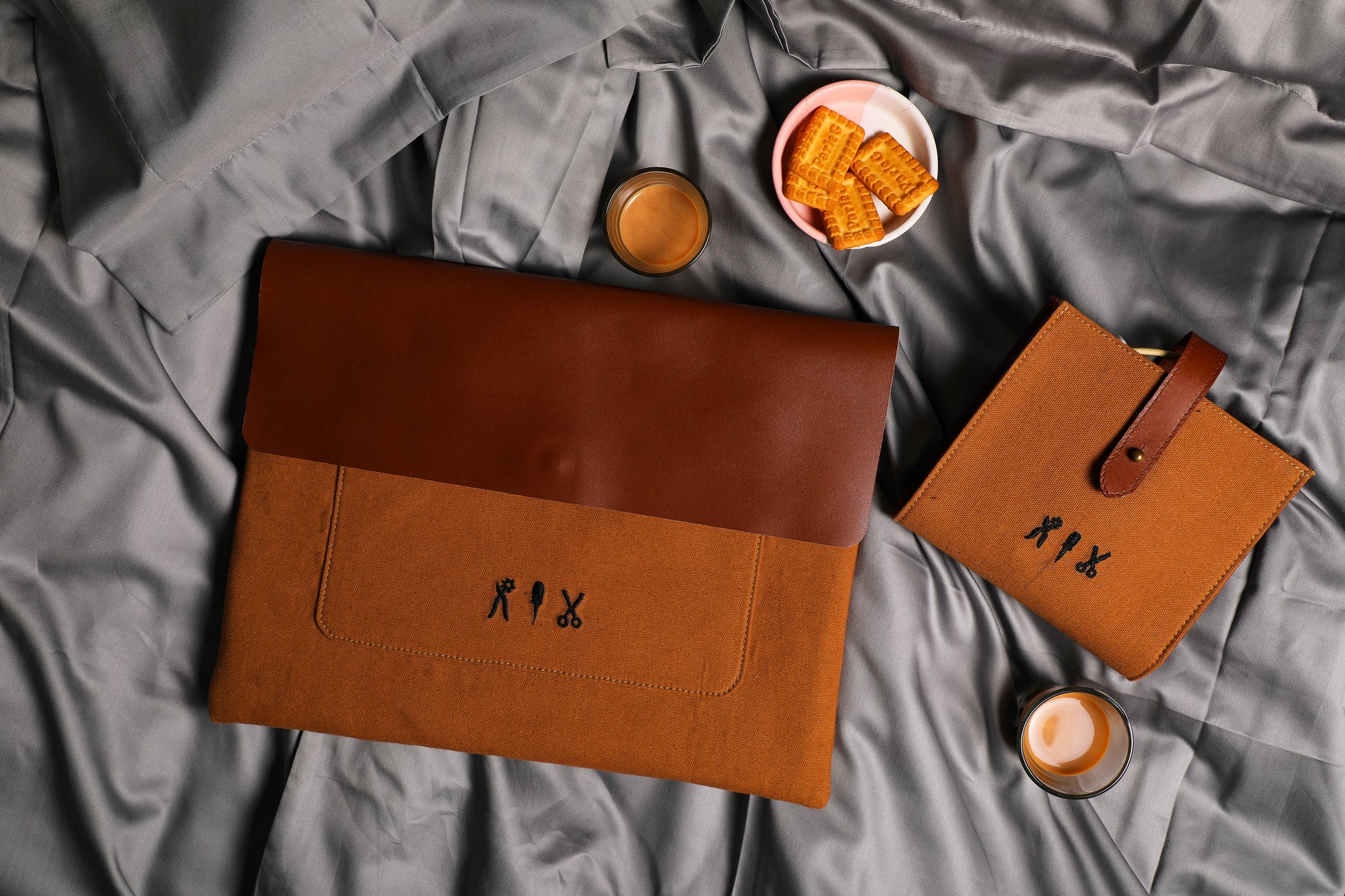 gift set leather organiser laptop sleeve charger case