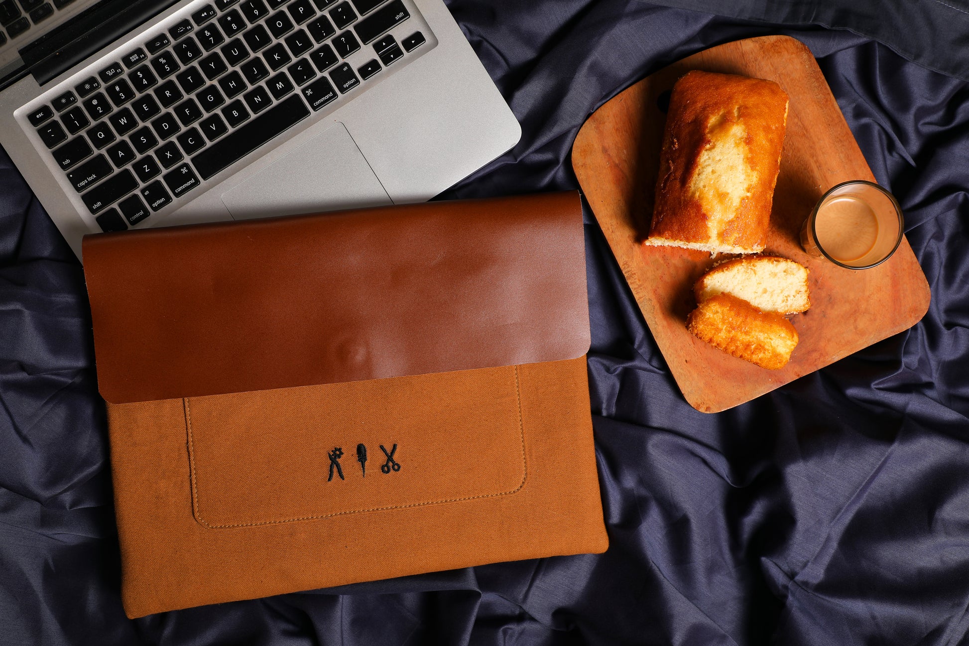 gift set leather organiser laptop sleeve charger case