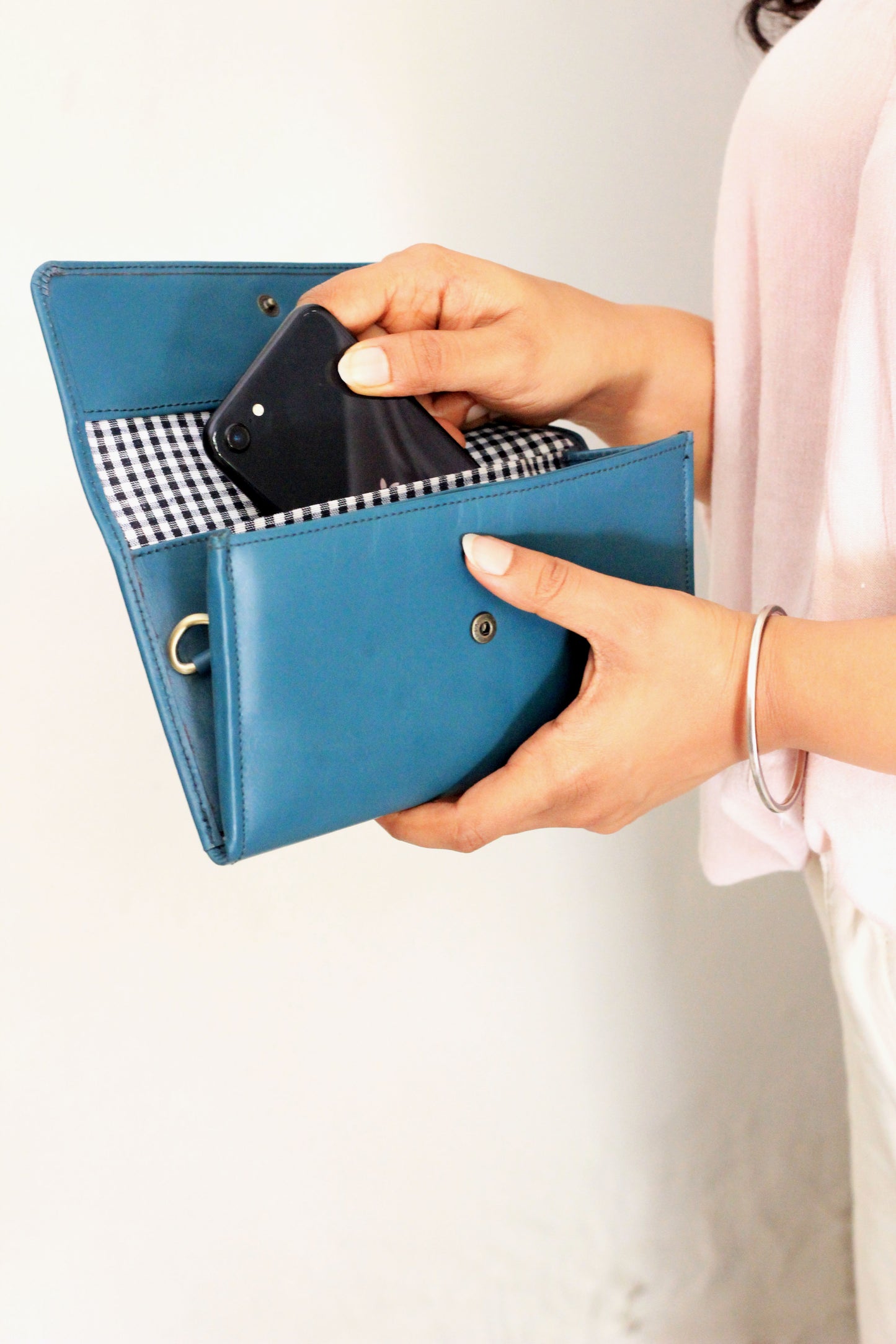 Elementary Mobile Sling Wallet - Brown