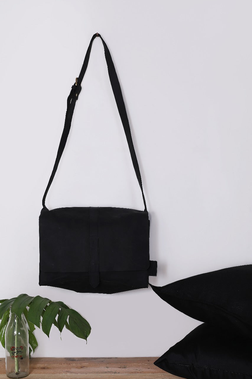 Postman Bag - Black