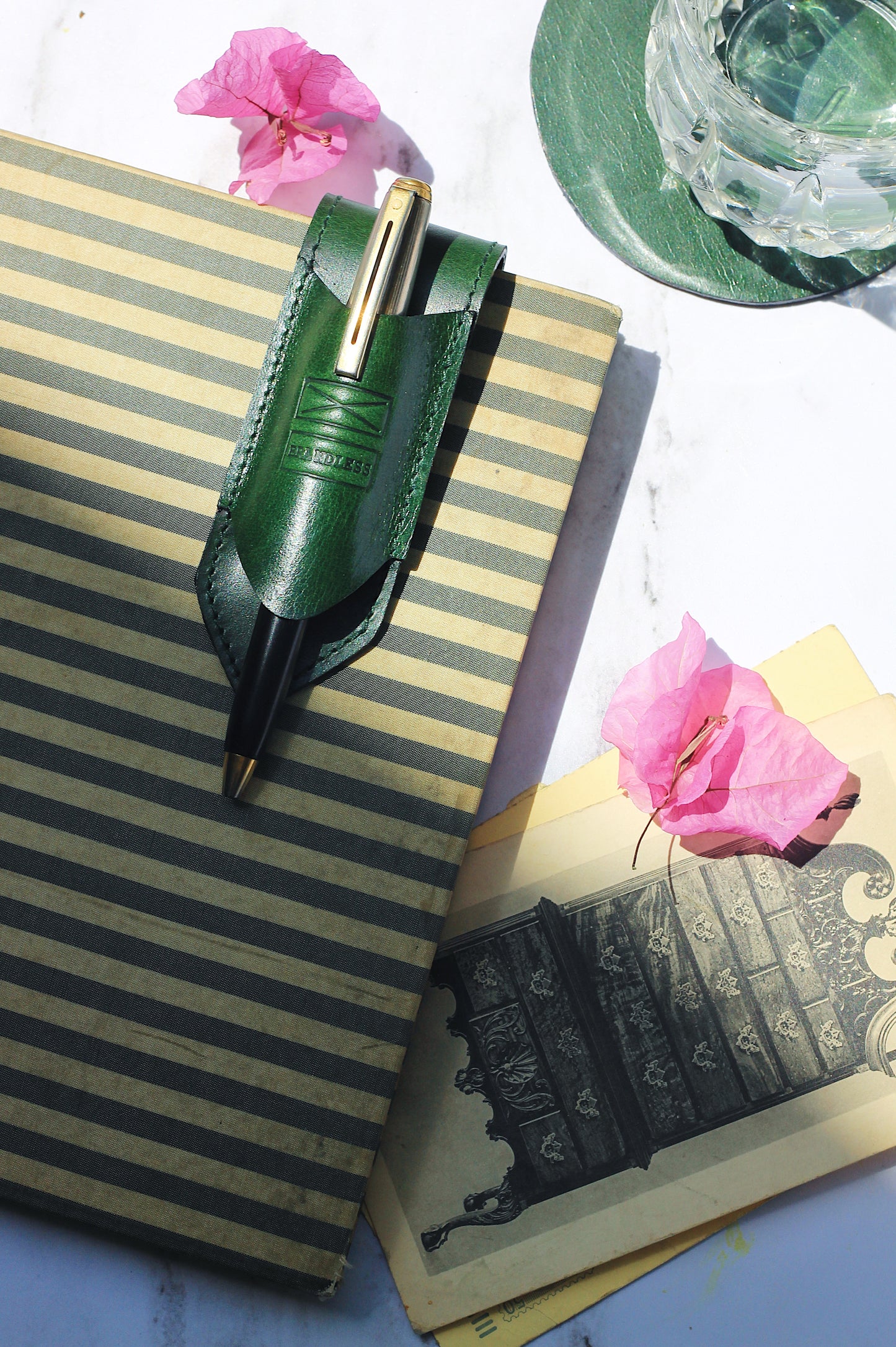 GIFT SET 0.6- PEN HOLDER BOOKMARK & COASTER SET